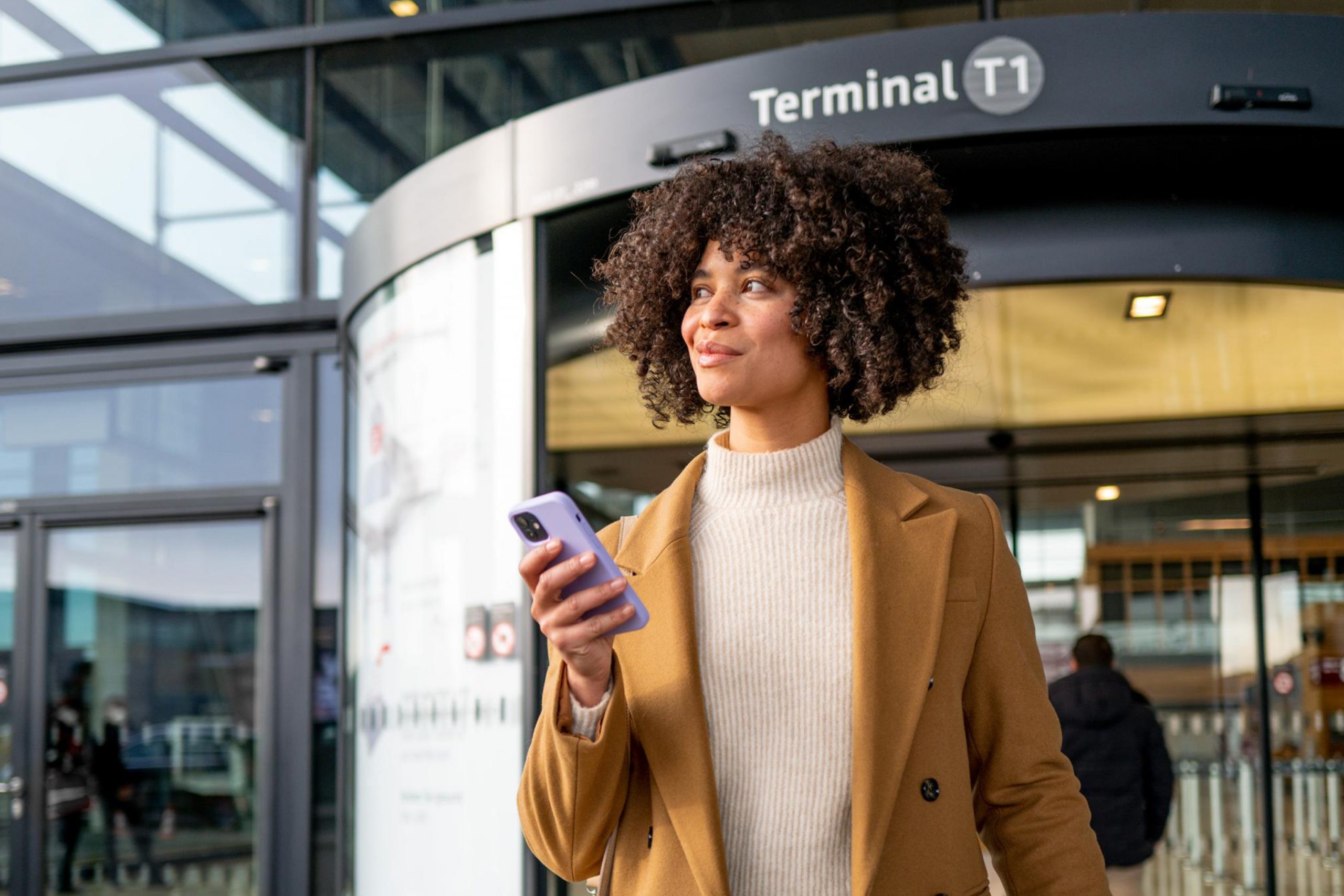 woman_at_airport